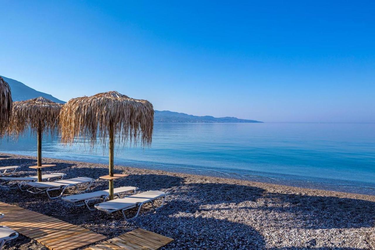Apartamento Upscale Modern Escape In The Historic Center Kalamata Exterior foto