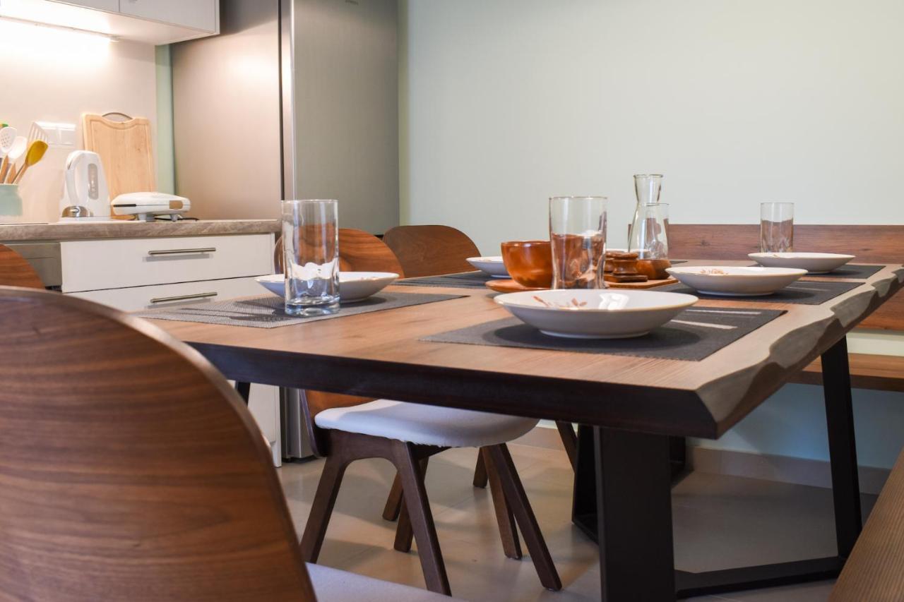 Apartamento Upscale Modern Escape In The Historic Center Kalamata Exterior foto